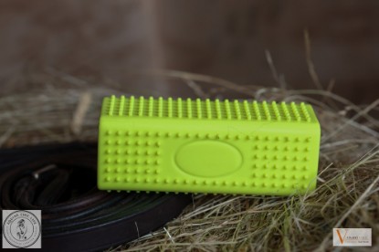 Vivant Equi Silicone Grooming Block